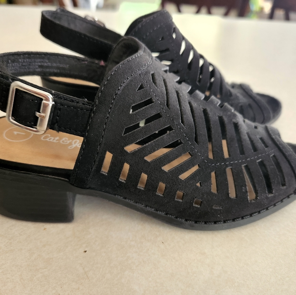 Girls black dress shoes Size 1